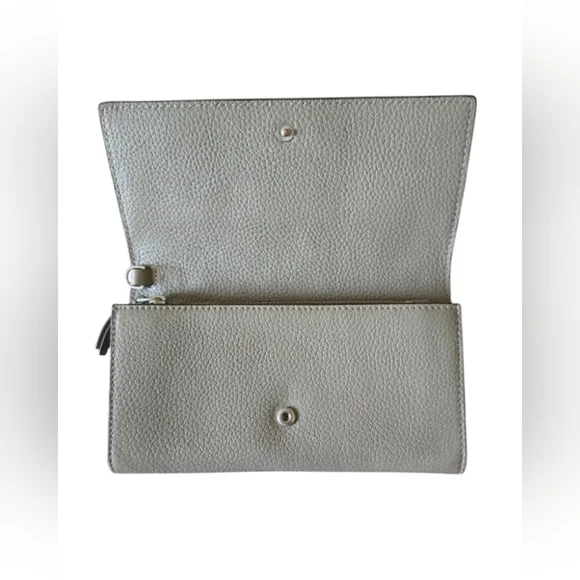 Tory Burch Pebbled Leather Continental Wallet in Light Gray - Picture 5 of 10